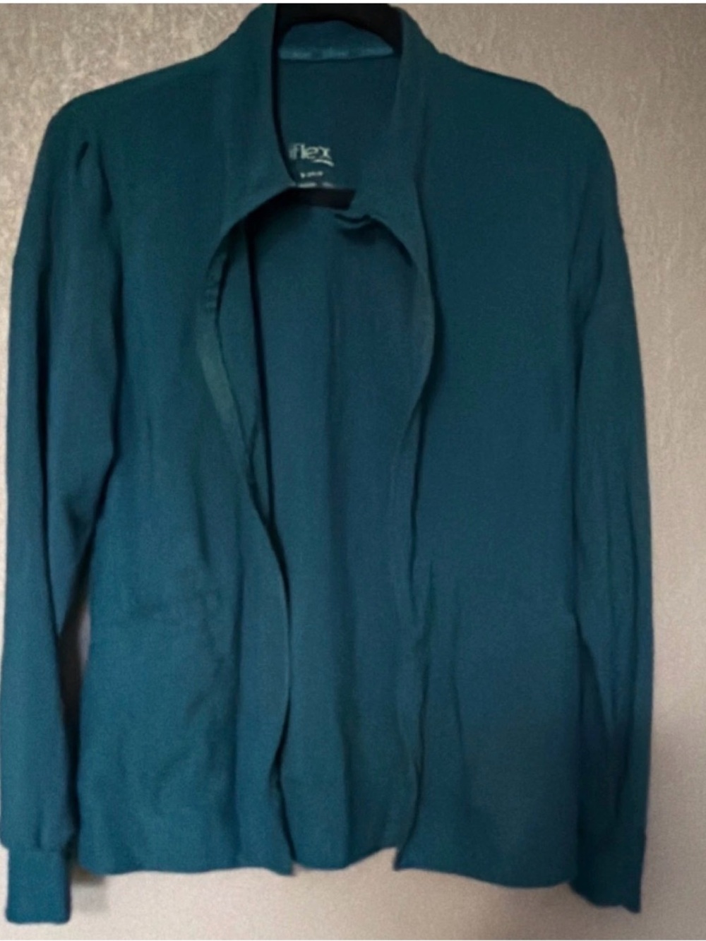 iFlex Teal scrub Top with Interior Logo